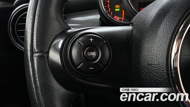 Mini Cooper 2019 — photo 30