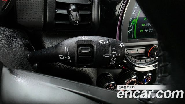 Mini Cooper 2019 — photo 33
