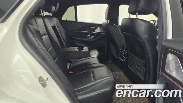 Mercedes-Benz GLE-Class 2021 — photo 17