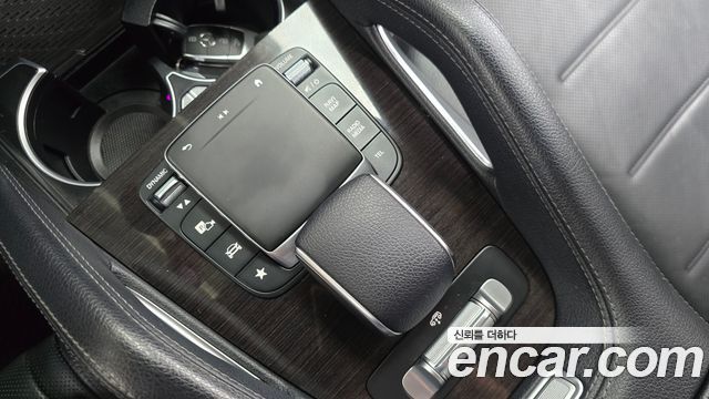 Mercedes-Benz GLE-Class 2021 — photo 25