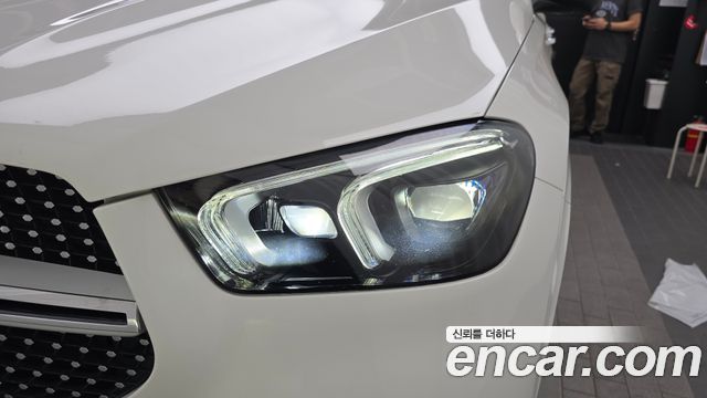 Mercedes-Benz GLE-Class 2021 — photo 8