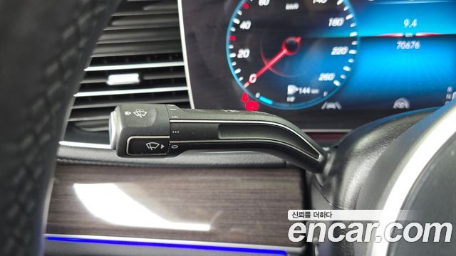 Mercedes-Benz GLE-Class 2021 — photo 29