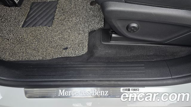 Mercedes-Benz GLE-Class 2021 — photo 31