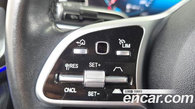 Mercedes-Benz GLE-Class 2021 — photo 34
