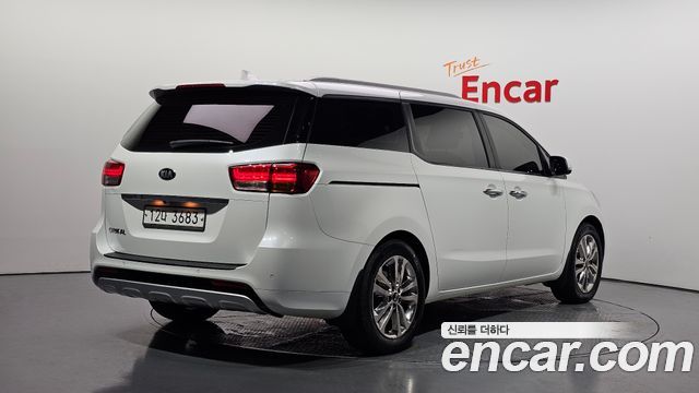 Kia Canival 2015 — photo 2