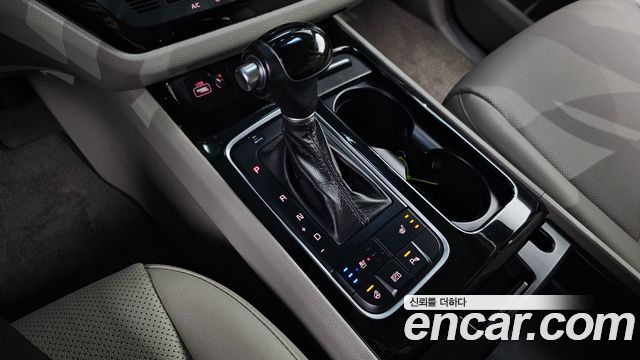 Kia Canival 2015 — photo 9