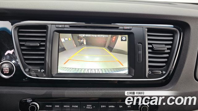 Kia Canival 2015 — photo 16