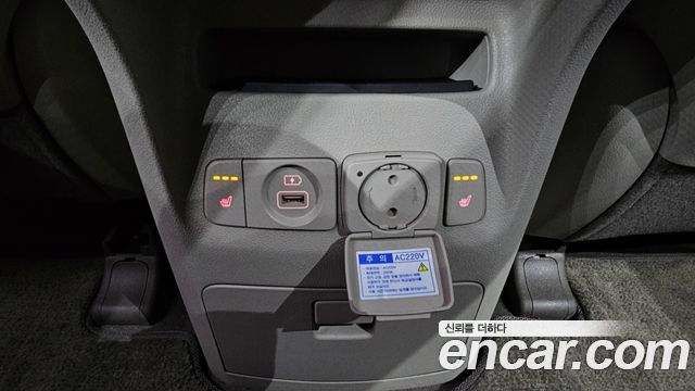 Kia Canival 2015 — photo 19
