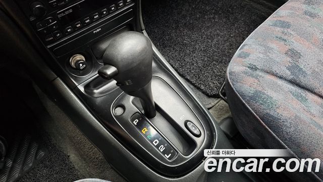 Hyundai AVANTE 1995 — photo 10
