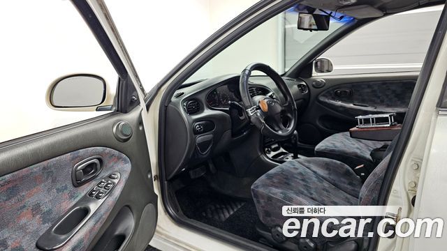 Hyundai AVANTE 1995 — photo 11
