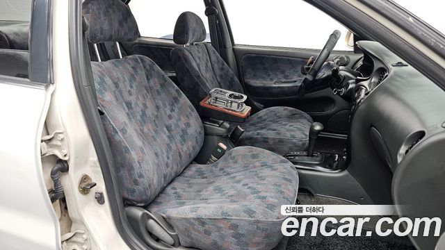 Hyundai AVANTE 1995 — photo 15