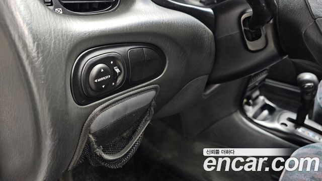 Hyundai AVANTE 1995 — photo 18