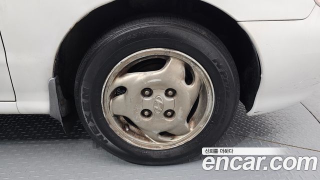 Hyundai AVANTE 1995 — photo 6