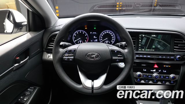 Hyundai AVANTE 2019 — photo 19