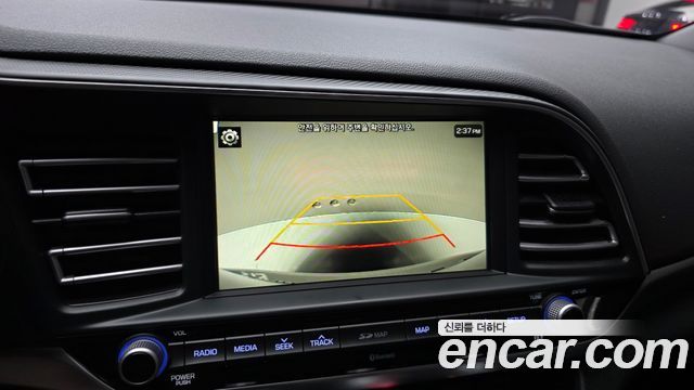 Hyundai AVANTE 2019 — photo 21