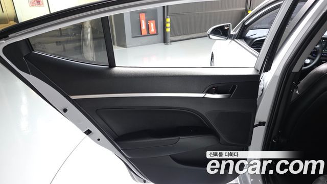 Hyundai AVANTE 2019 — photo 15