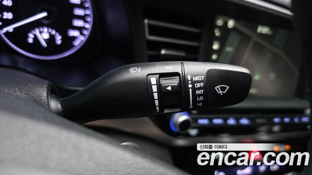 Hyundai AVANTE 2019 — photo 28