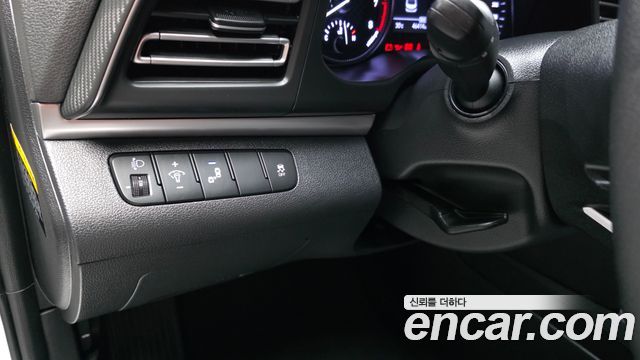 Hyundai AVANTE 2019 — photo 30