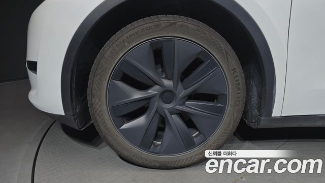Tesla Model Y 2024 — photo 5