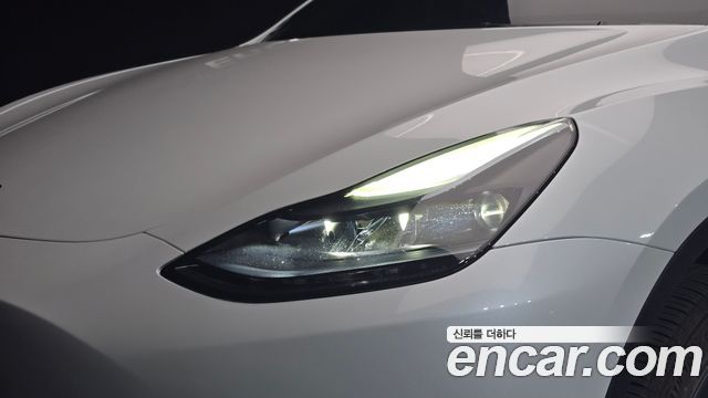 Tesla Model Y 2024 — photo 8