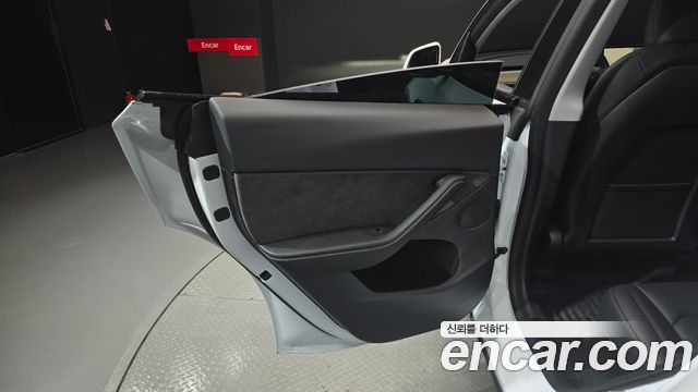 Tesla Model Y 2024 — photo 15