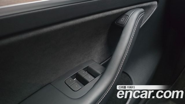 Tesla Model Y 2024 — photo 28