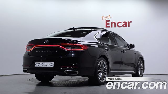 Hyundai Grandeur 2017 — photo 2