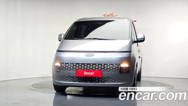 Hyundai Staria 2023 — photo 3