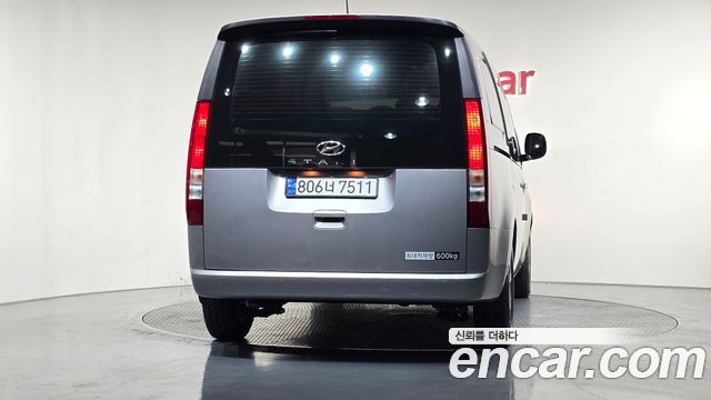 Hyundai Staria 2023 — photo 4