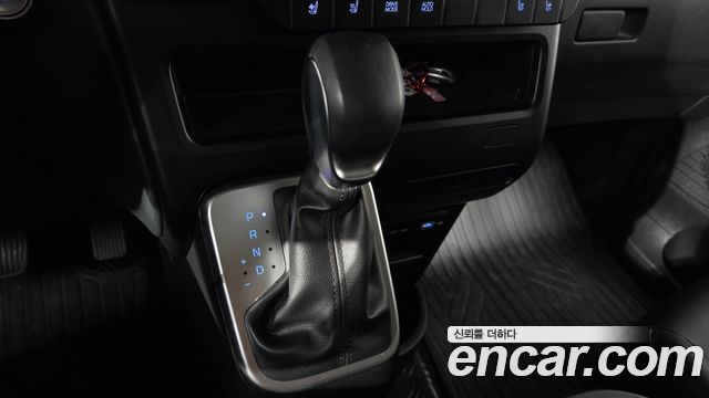 Hyundai Staria 2023 — photo 12