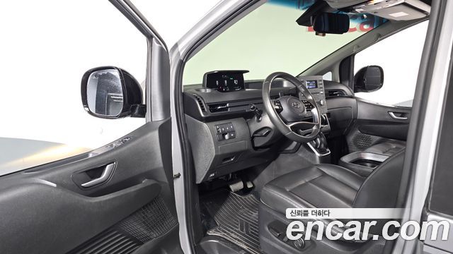 Hyundai Staria 2023 — photo 13