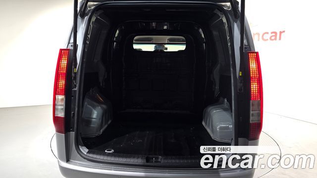 Hyundai Staria 2023 — photo 23