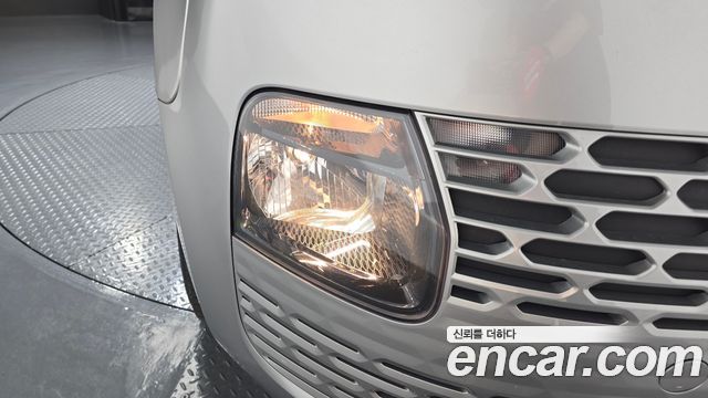 Hyundai Staria 2023 — photo 8