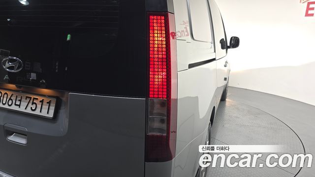 Hyundai Staria 2023 — photo 9