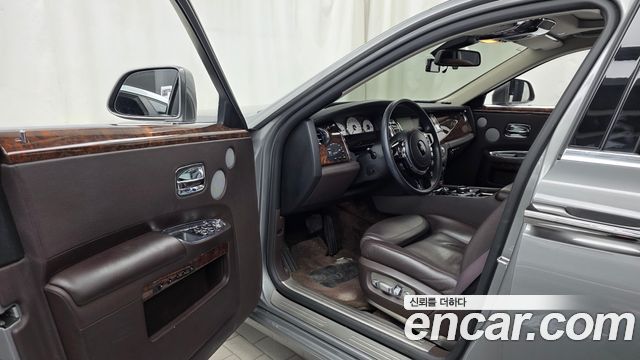 Rolls-Royce Ghost 2015 — photo 10