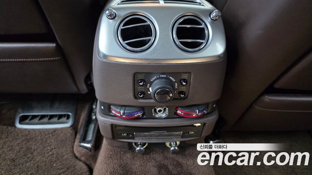 Rolls-Royce Ghost 2015 — photo 19