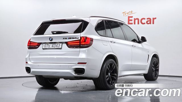 BMW X5 2017 — photo 2