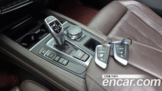 BMW X5 2017 — photo 12