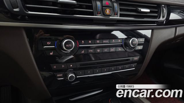BMW X5 2017 — photo 24