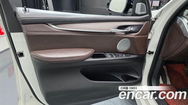 BMW X5 2017 — photo 14