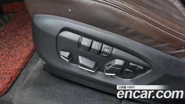 BMW X5 2017 — photo 28