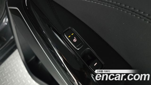 Kia K7 2018 — photo 22