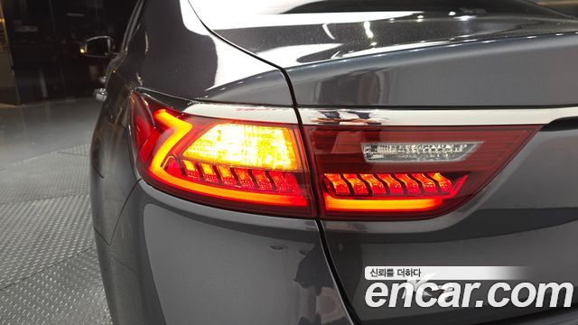 Kia K7 2018 — photo 9
