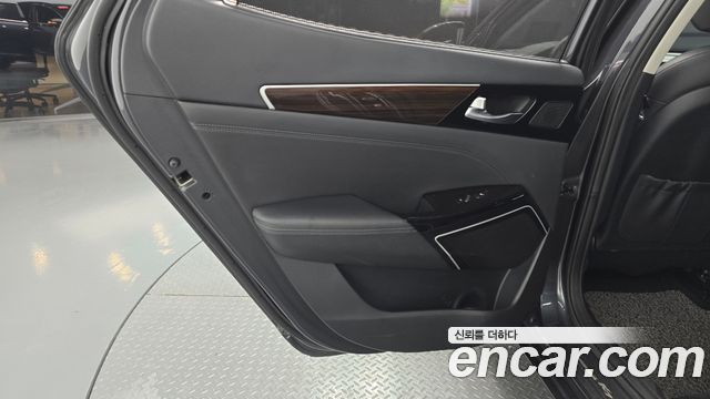 Kia K7 2018 — photo 15