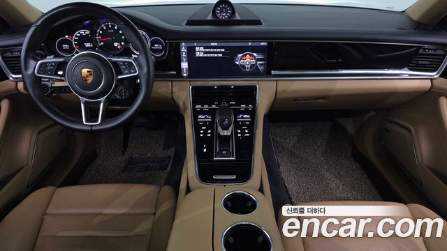 Porsche Panamera 2018 — photo 10