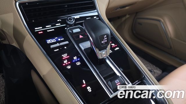 Porsche Panamera 2018 — photo 12