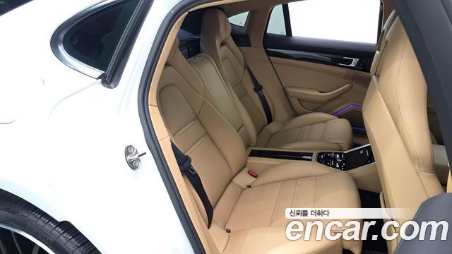 Porsche Panamera 2018 — photo 17