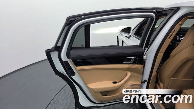 Porsche Panamera 2018 — photo 15