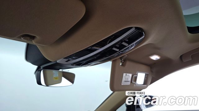 Porsche Panamera 2018 — photo 28