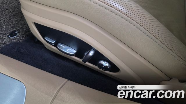 Porsche Panamera 2018 — photo 32